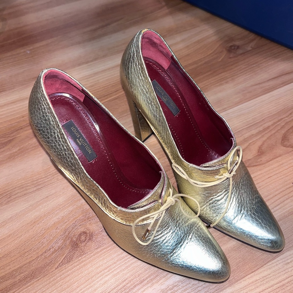 Louis Vuitton LV pumps